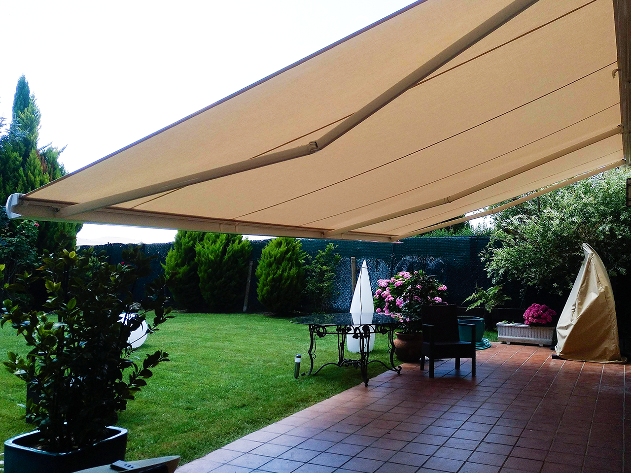 toldo-jardin-tafalla
